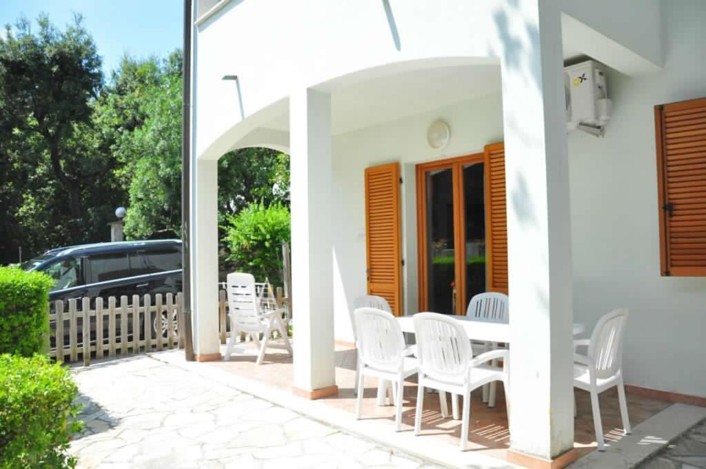 Residence Villa Clara San Vincenzo Buitenkant foto
